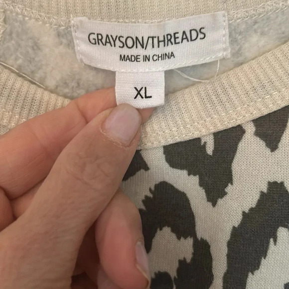 Grayson Threads Cheetah Print Sweatshirt size XL cream and gray crewneck - Picture 3 of 7